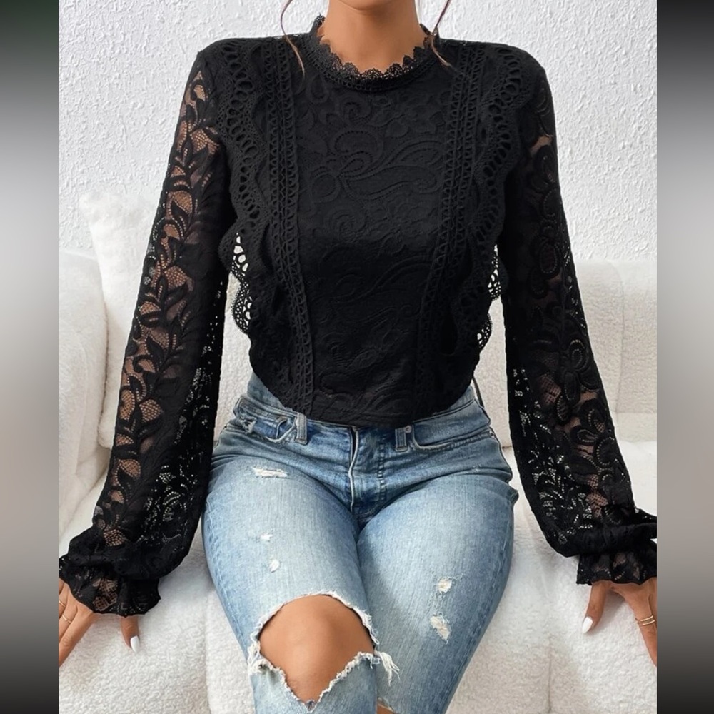 Luxe black lace lantern sleeve top - Picture 4 of 6
